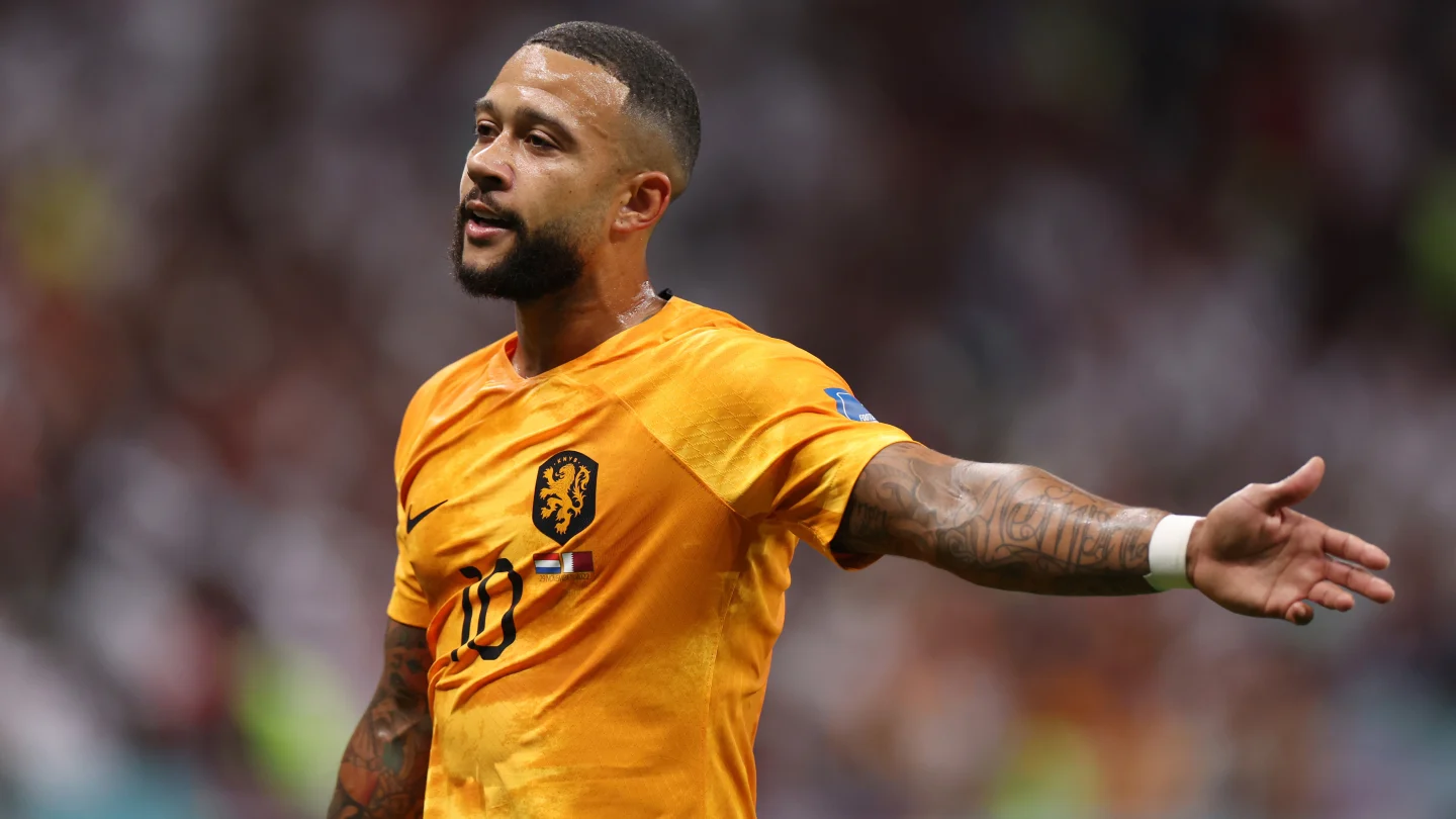 Memphis Depay manda recado para Neymar