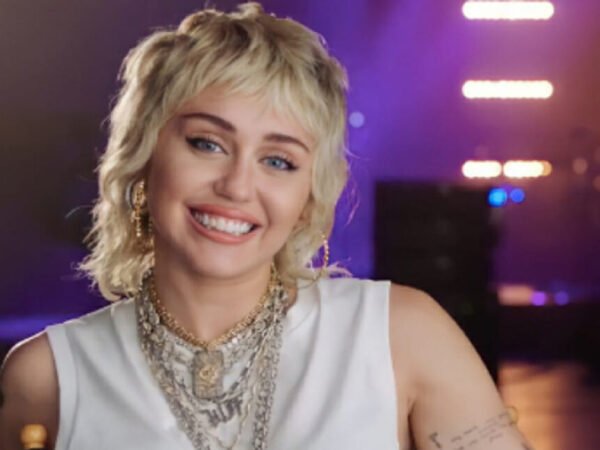 Miley Cyrus concedeu ordem de restrição contra suposto perseguidor após libertação da prisão 1 Miley Cyrus concedeu ordem de restrição contra suposto perseguidor após libertação da prisão