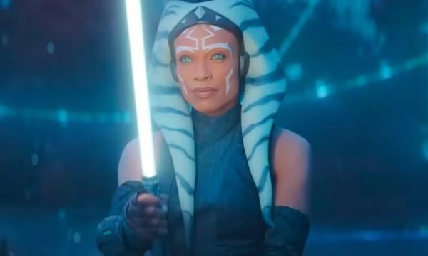 Elenco de Ahsoka presta homenagem a Ray Stevenson após as cenas finais irem ao ar