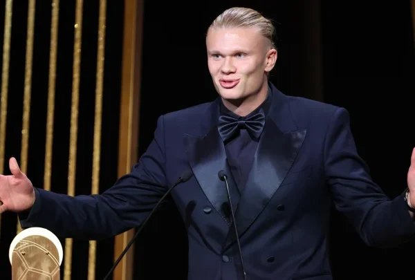 Erling Haaland vence o Troféu Gerd Muller na gala da Bola de Ouro de 2023