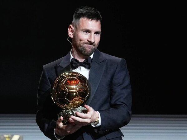 Lionel Messi nomeia 4 jogadores que ele acredita que competirão pela Bola de Ouro no futuro