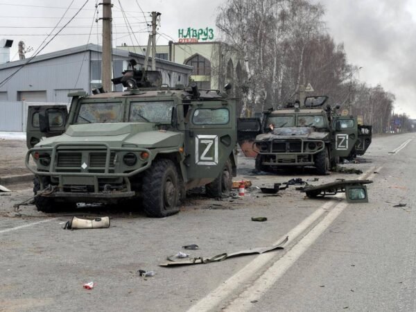 Ministro da Defesa russo visita zona militar da Ucrânia