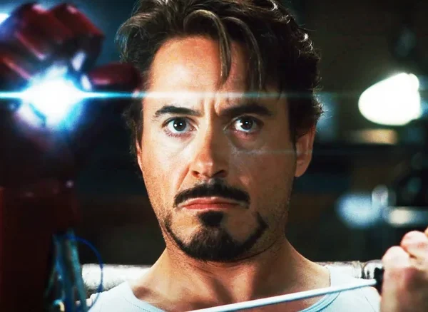 O diretor do Homem de Ferro, Jon Favreau, usou uma tática sorrateira para escalar Robert Downey Jr