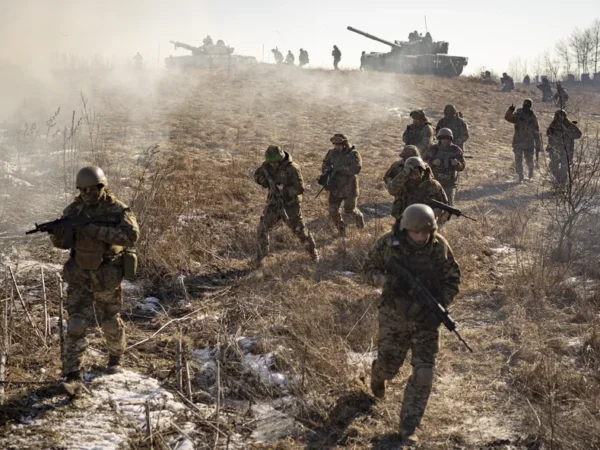 Ucrânia afirma que seu dia de ataques combinados danificou instalações 1 Ucrânia afirma que seu dia de ataques combinados danificou instalações