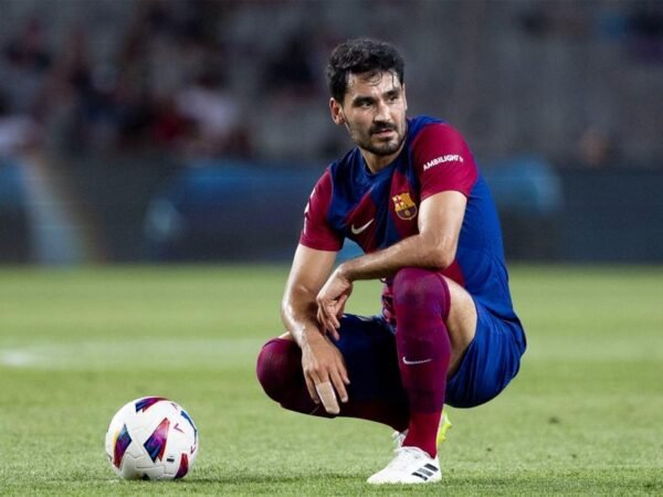 A esposa de Ilkay Gundogan nega rumores de rixa entre a ex estrela do Man City e o Barcelona