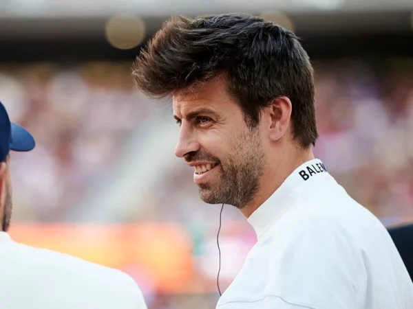 Gerard Piqué, faz uma postagem nas redes sociais criticando o Real Madrid