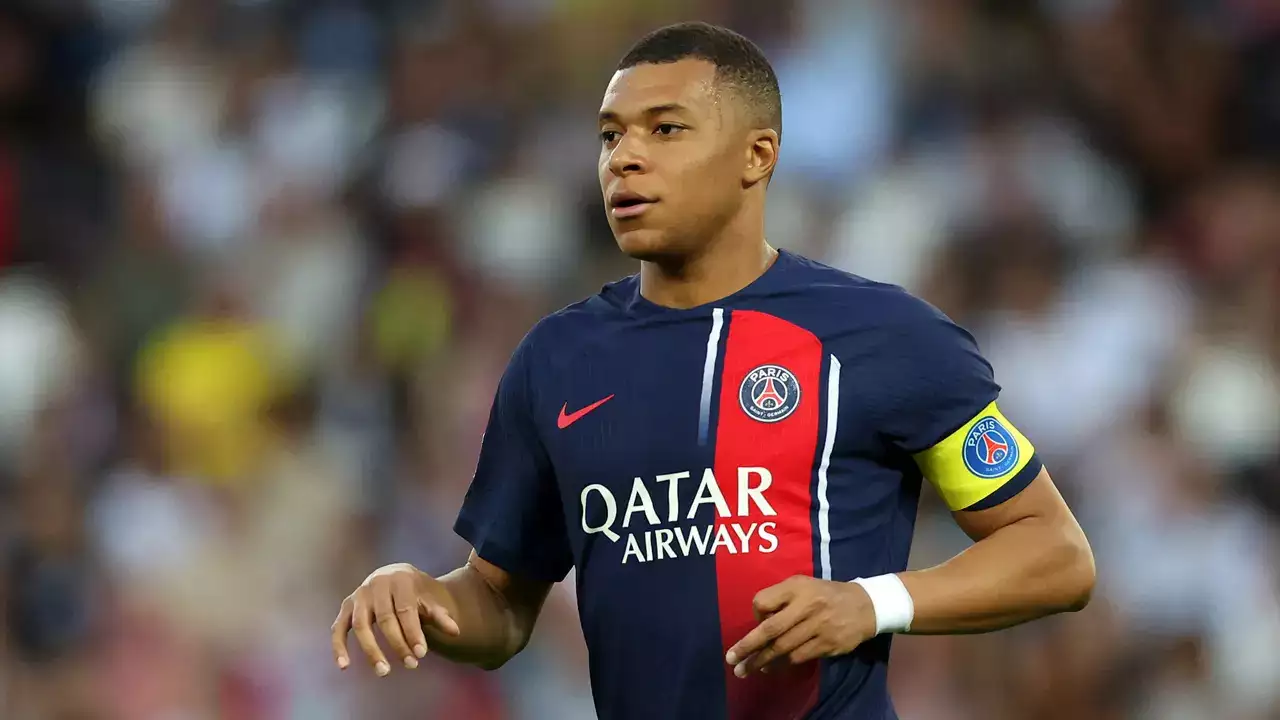 Kylian Mbappe aborda rumores de transferência do PSG