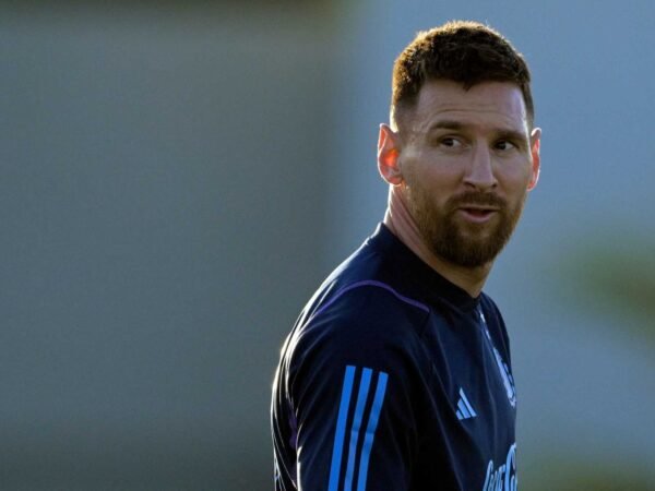 Ex técnico do Manchester City admite que o clube tentou contratar Lionel Messi do Barcelona imediatamente após a aquisição do Sheikh Mansour 1 Ex técnico do Manchester City admite que o clube tentou contratar Lionel Messi do Barcelona imediatamente após a aquisição do Sheikh Mansour