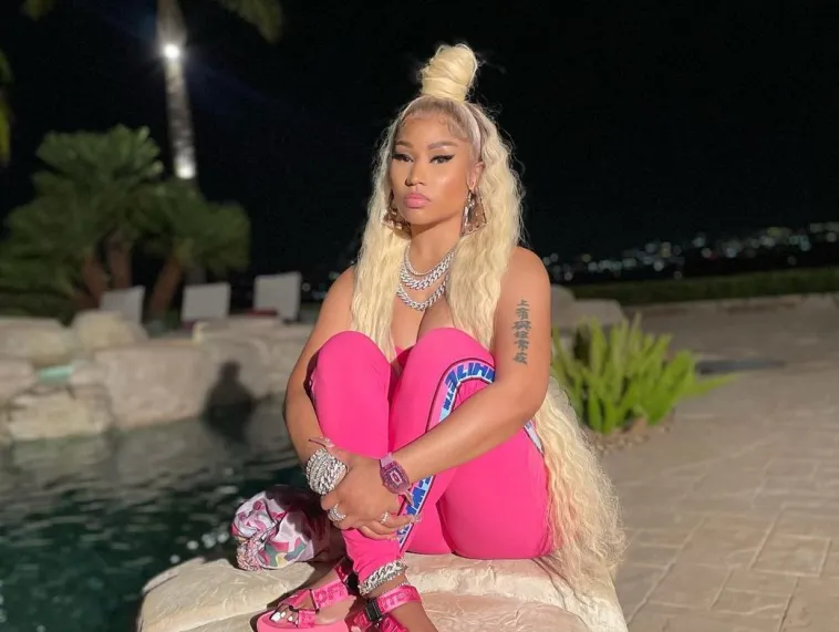 Nicki Minaj desabafa“Estou sendo punida” sobre a Billboard reduzindo as vendas do Pink Friday 2