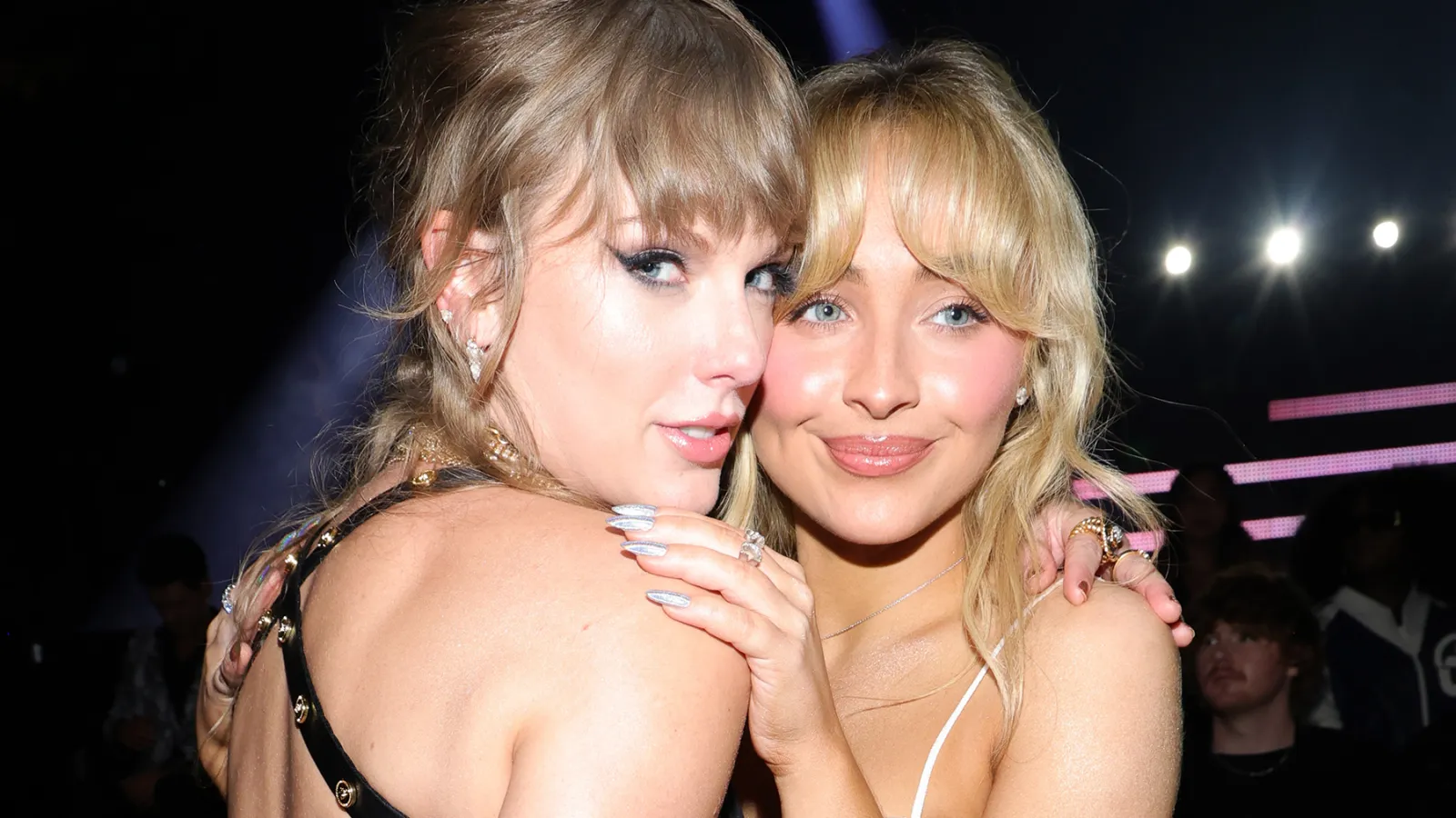 Taylor Swift comemora aniversário com Sabrina Carpenter, Blake Lively e Gigi Hadid