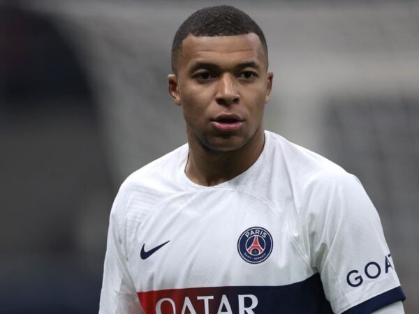 A estrela do PSG, Kylian Mbappe, esteve perto de ingressar no Real Madrid em 2022