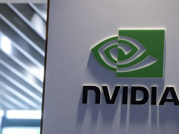 As ações da Nvidia sobem à medida que a previsão de receita supera as estimativas, a demanda por IA continua 1 As ações da Nvidia sobem à medida que a previsão de receita supera as estimativas, a demanda por IA continua