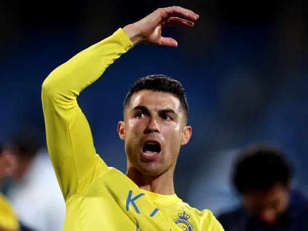 Cristiano Ronaldo reage nas redes sociais quando o Al-Nassr derrota o Al Shabab no jogo do SPL 1 Cristiano Ronaldo reage nas redes sociais quando o Al Nassr derrota o Al Shabab no jogo do SPL