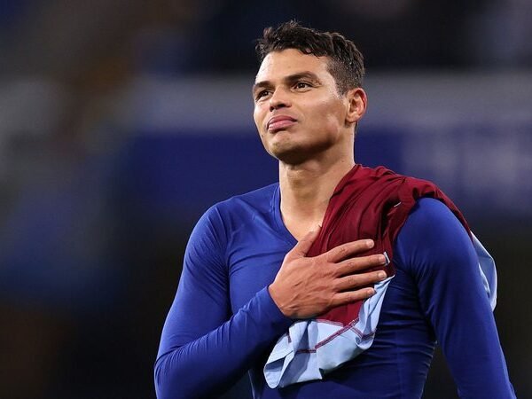 Ex-astro do Chelsea critica esposa de Thiago Silva por postagens sobre Mauricio Pochettino 1 Ex astro do Chelsea critica esposa de Thiago Silva por postagens sobre Mauricio Pochettino
