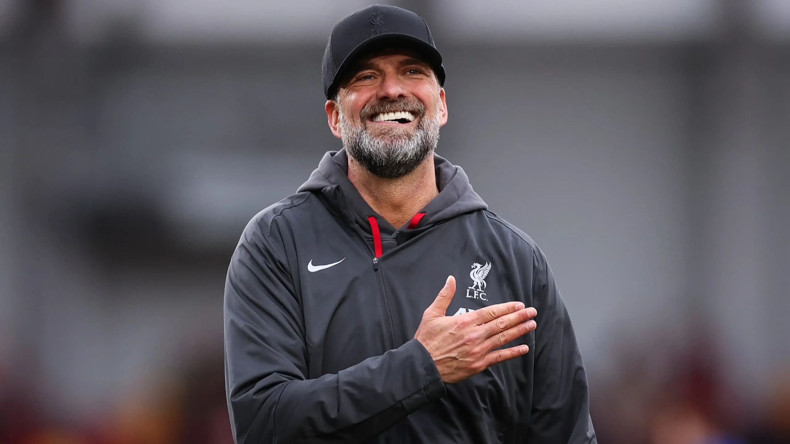 Jurgen Klopp pede aos fãs que parem de pedir à estrela do Liverpool para atirar