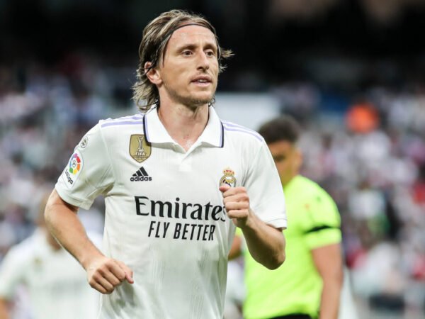 Luka Modric, meio campista do Real Madrid, toma decisão sobre seu futuro após a temporada