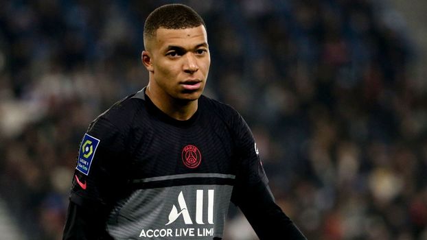 O Real Madrid mantém discussões sobre o homem do PSG em meio à esperada chegada de Kylian Mbappe neste verão