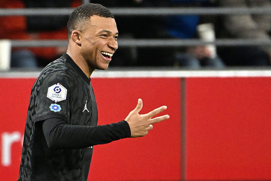 Real Madrid pronto para emprestar atacante devido à possível chegada de Kylian Mbappe