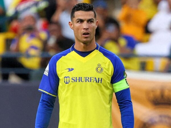 Torcedores reagem quando o Al Nassr de Cristiano Ronaldo derrotou o Inter Miami de Lionel Messi por 6 0