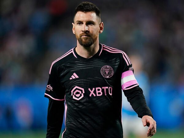 Torcedores reagem quando o Inter Miami de Lionel Messi vence o Real Salt Lake no jogo da MLS 1 Torcedores reagem quando o Inter Miami de Lionel Messi vence o Real Salt Lake no jogo da MLS