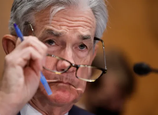 Fed prevê três cortes nas taxas em 2024, nos Estados Unidos 1 Fed prevê três cortes nas taxas em 2024, nos Estados Unidos