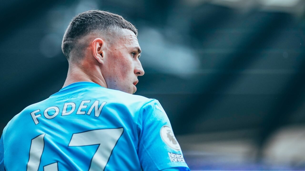 Qual é o recorde do atacante do Manchester City, Phil Foden, contra o Manchester United