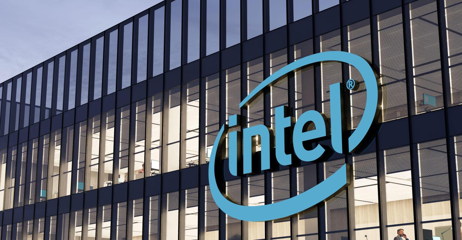 Intel cai enquanto a fraca demanda por chips para PC