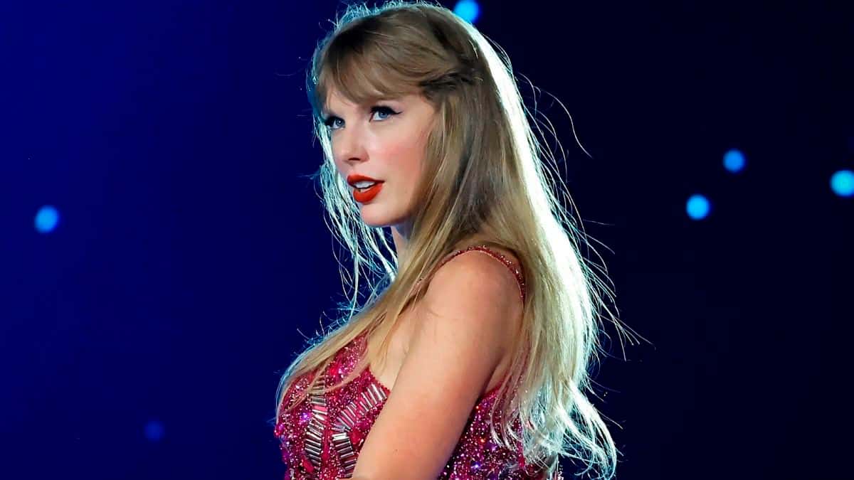 Taylor Swift sugere rompimentos e romance de Kelce em novo álbum