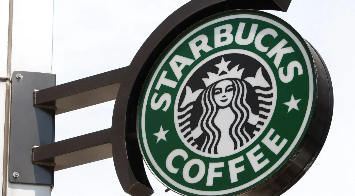 Starbucks reduz previsão de vendas anuais à medida que a demanda esfria nos principais mercados