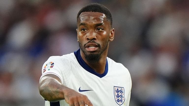 Ivan Toney conclui transferência para o Al Ahli