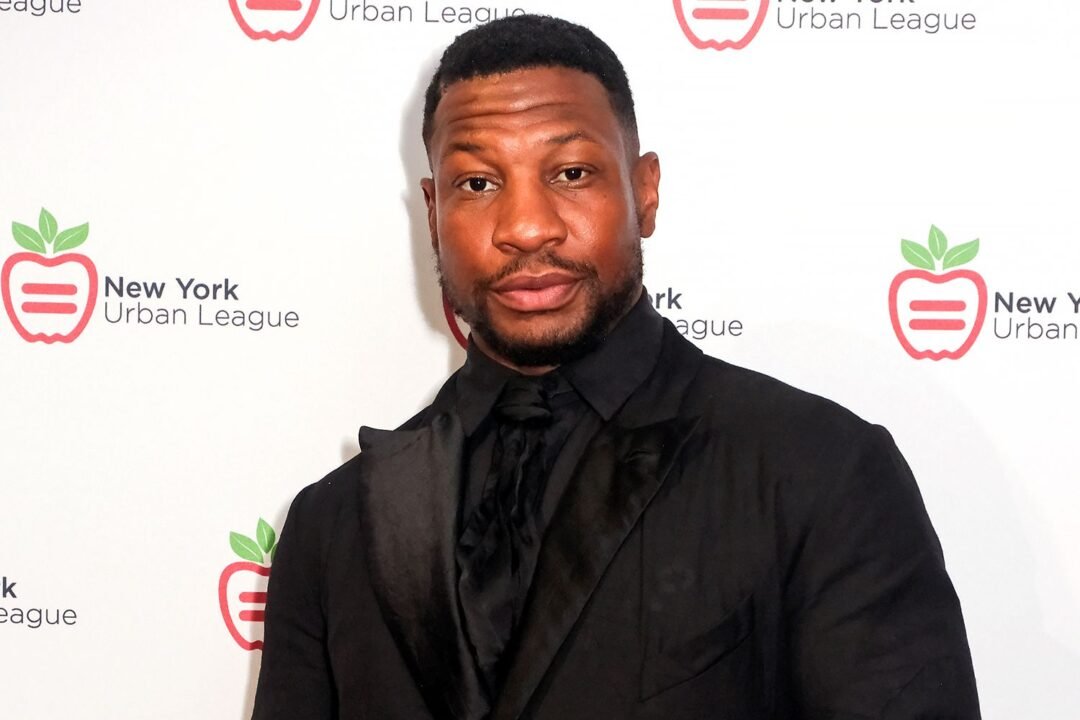 Jonathan Majors reage a Robert Downey Jr em Vingadores 5