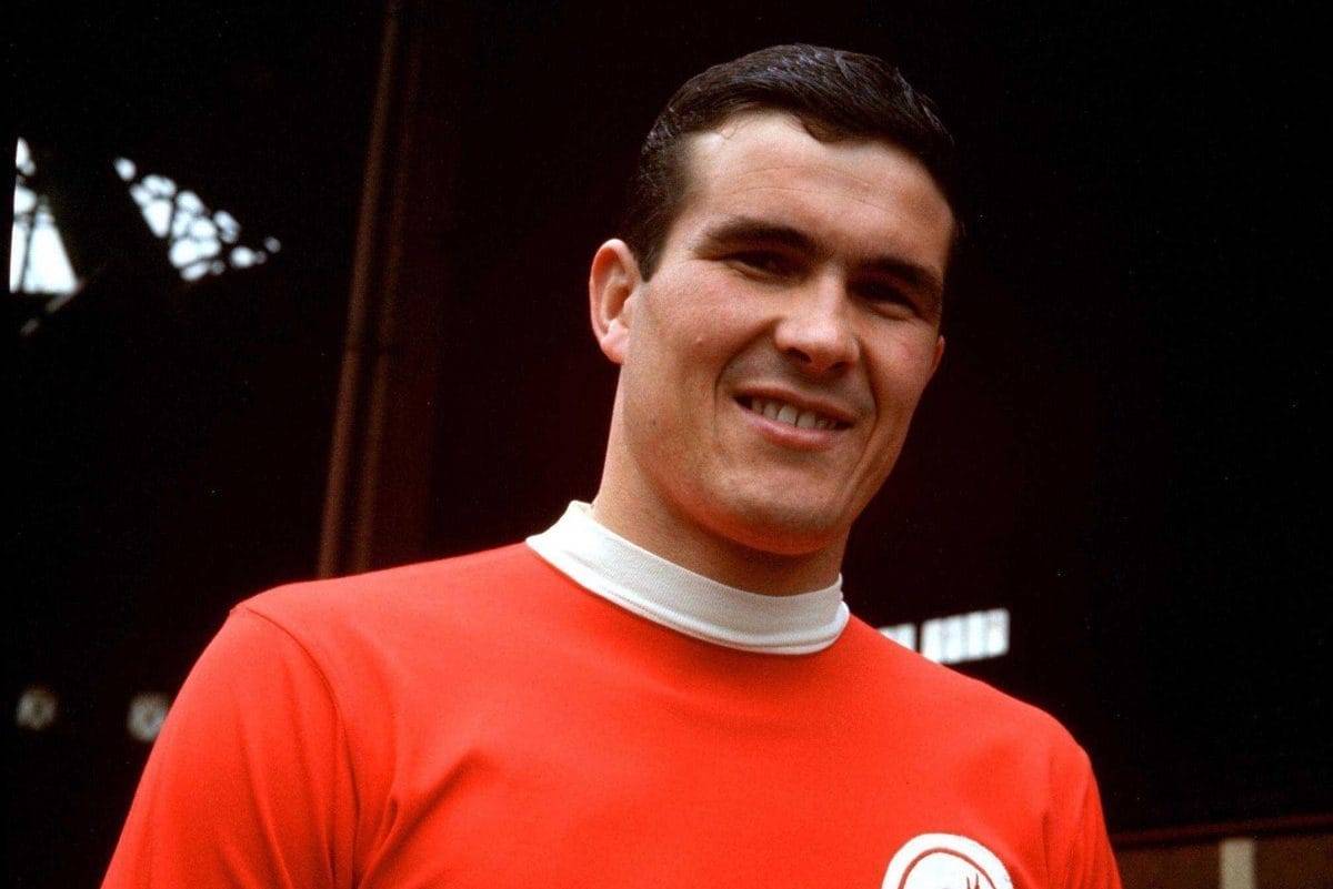 Ron Yeats lenda do Liverpool morre aos 86 anos