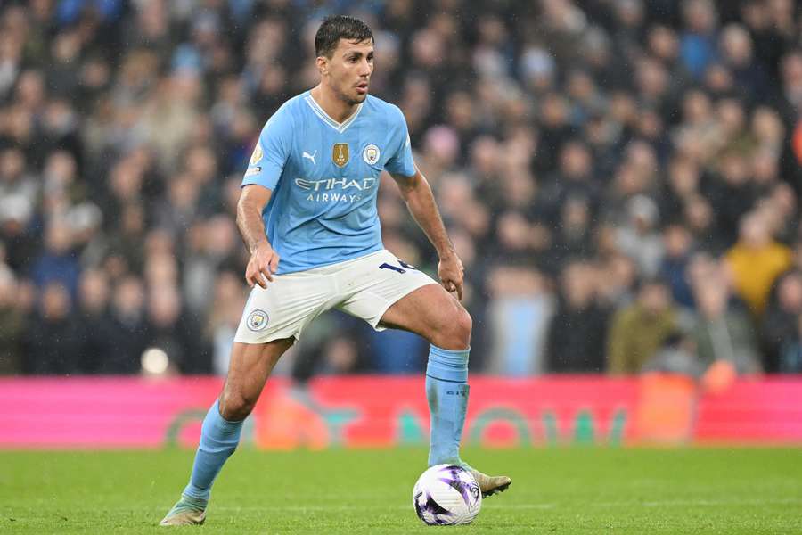 Pep Guardiola novas alternativas a Rodri após lesão