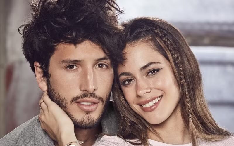 Tini Stoessel: O Fenômeno Mundial da Música e Televisão 5 image