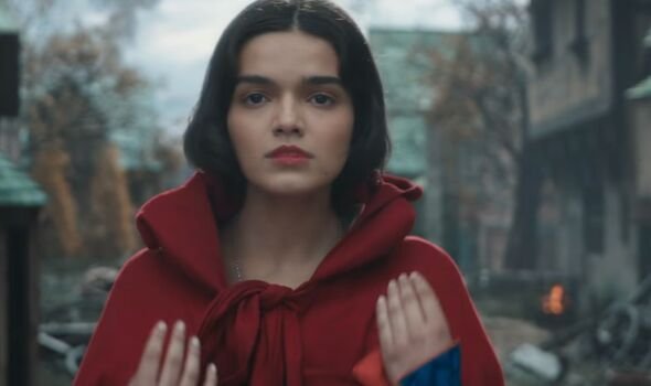 Branca de Neve muitas críticas caem em cima de Rachel Zegler