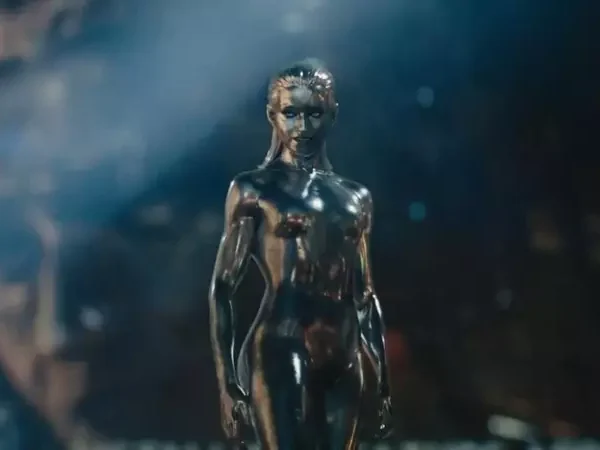 Imagens da Surfista Prateada do Quarteto Fantástico